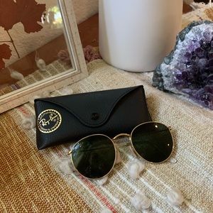 SOLD- Ray Ban Round Metal Classic Sunglasses